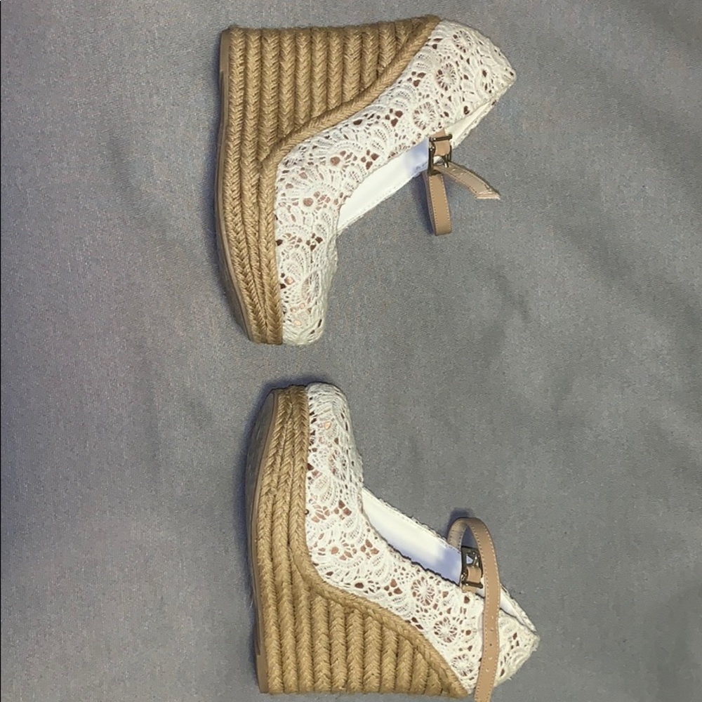 Charlotte Russe Size 6 wedges